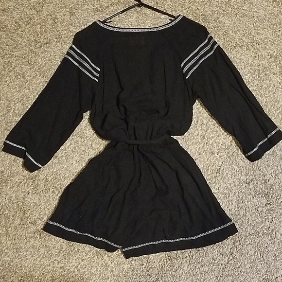 3/4 sleeve romper - Picture 3 of 3